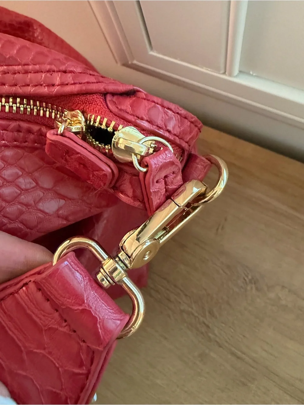 Lulu Dharma pink vegan snake weekend bag  - Luxe Textured Finish